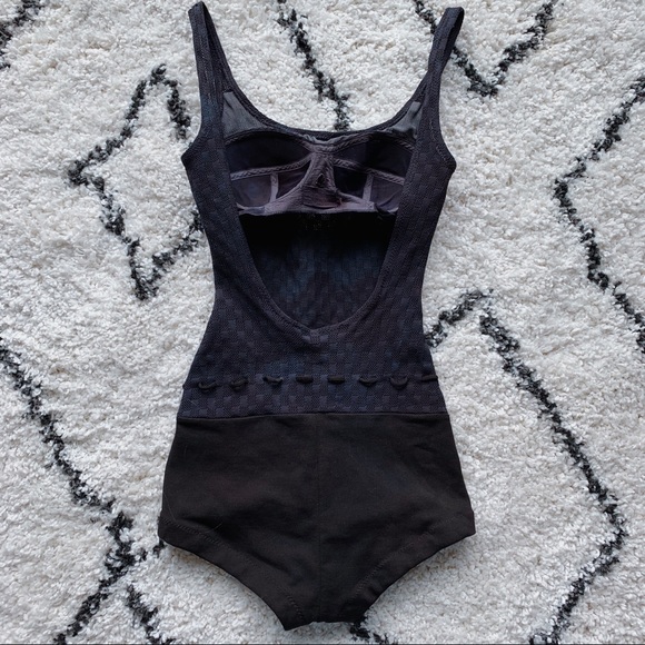 Vintage • 1950s One Piece Swimsuit - Picture 4 of 7